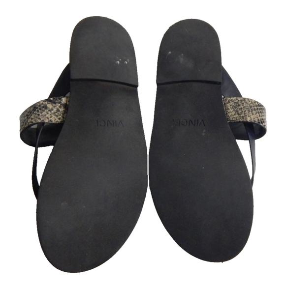 Vince Tess Embossed Leather Thong Sandals - Picture 2 of 5